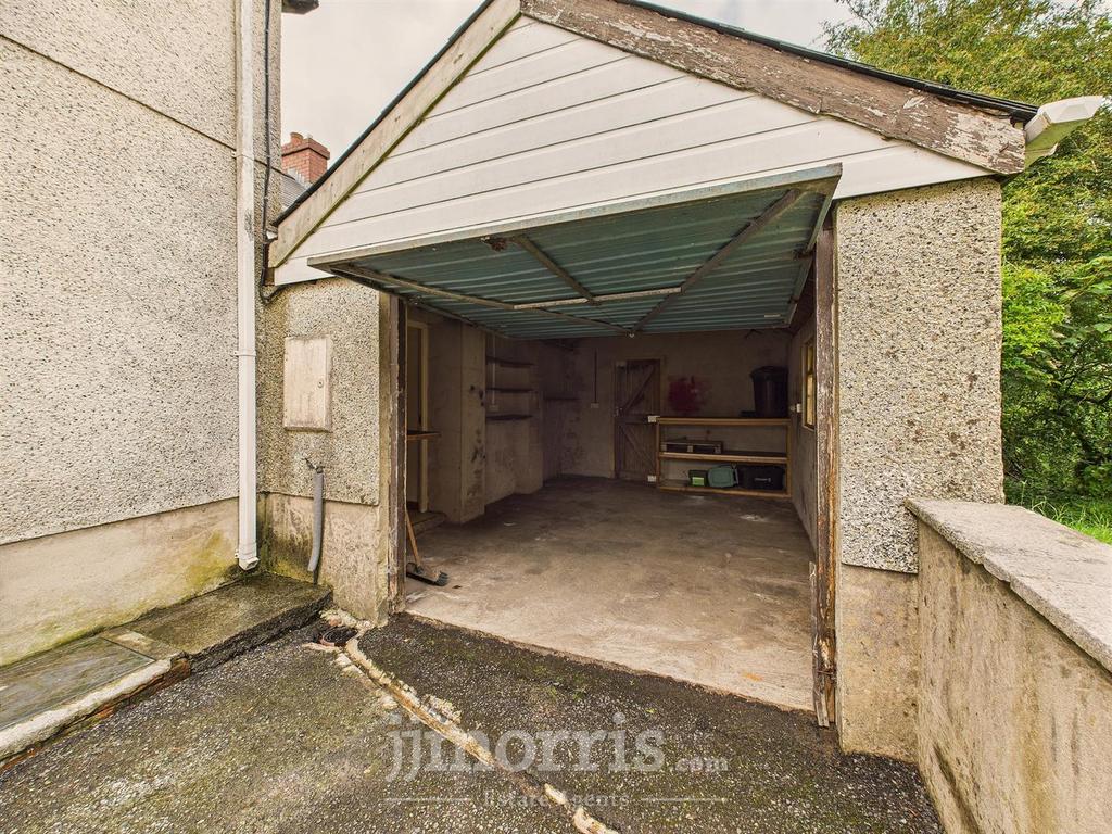 Integral Garage