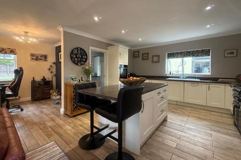 4 bedroom house for sale, Tan Y Coed, The Narth, NP25