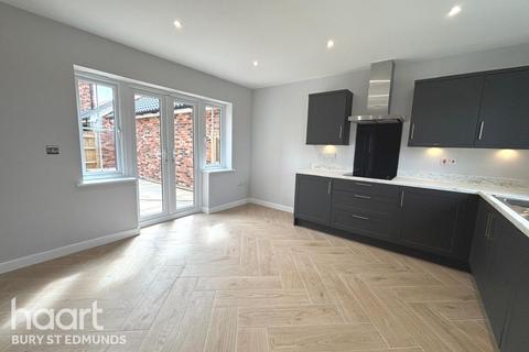 3 bedroom detached house for sale, Buckingham Way, Stowmarket
