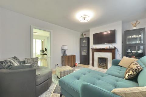 2 bedroom semi-detached house for sale, Pontefract Road, Barnsley