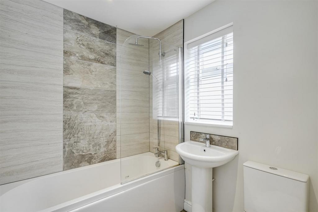 Bathroom 1 1.jpeg