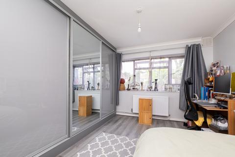 undefined, Stonecot Hill, Sutton SM3