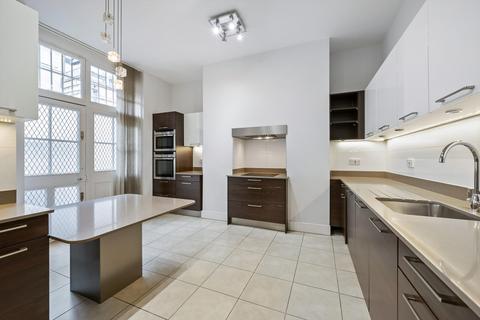 3 bedroom flat to rent, Bickenhall Street, Marylebone, London, W1U