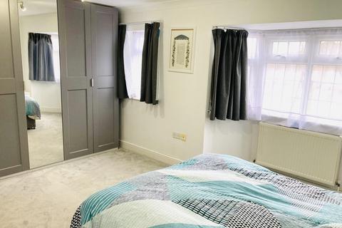 10a Cranmer Road, Edgware, HA8 8UE