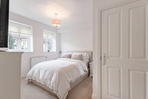 6 Jepson Drive, Stone, Dartford, DA2 6FR