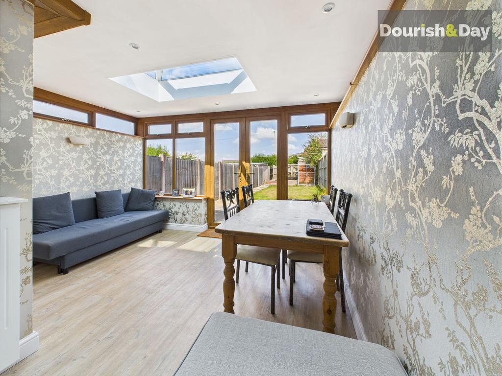 Garden/Dining Room