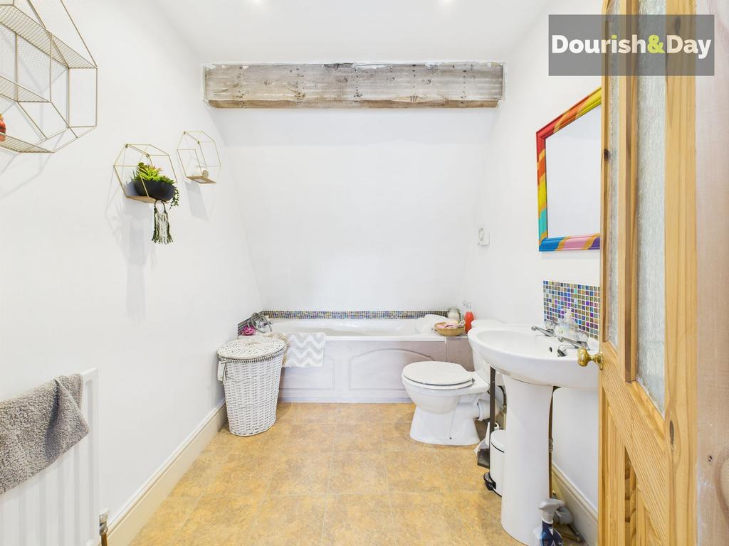 En-suite (Bedroom One)