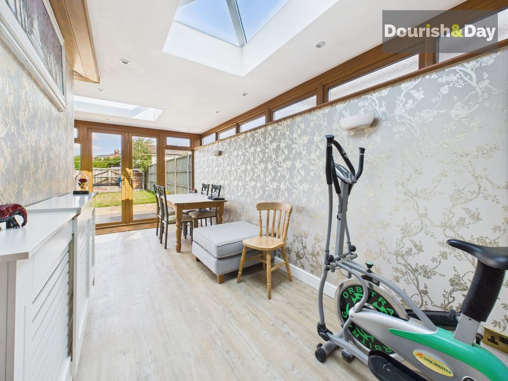 Garden/Dining Room