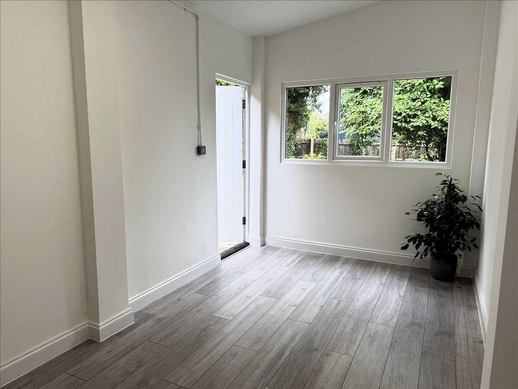 Garage/Annex