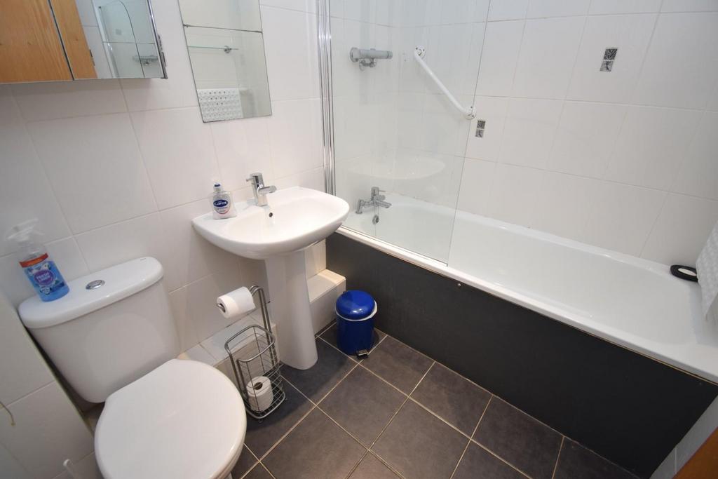 Bathroom.JPG