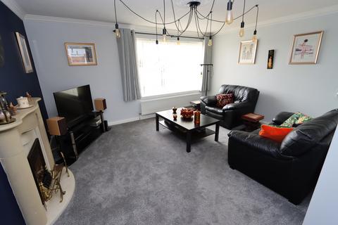 3 bedroom flat for sale, Kingston Court, Whitley Bay, Tyne And Wear, NE26 1JP