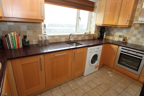 3 bedroom flat for sale, Kingston Court, Whitley Bay, Tyne And Wear, NE26 1JP