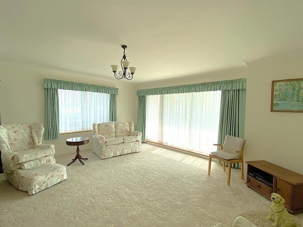 5 Grenada - Lounge1.jpg