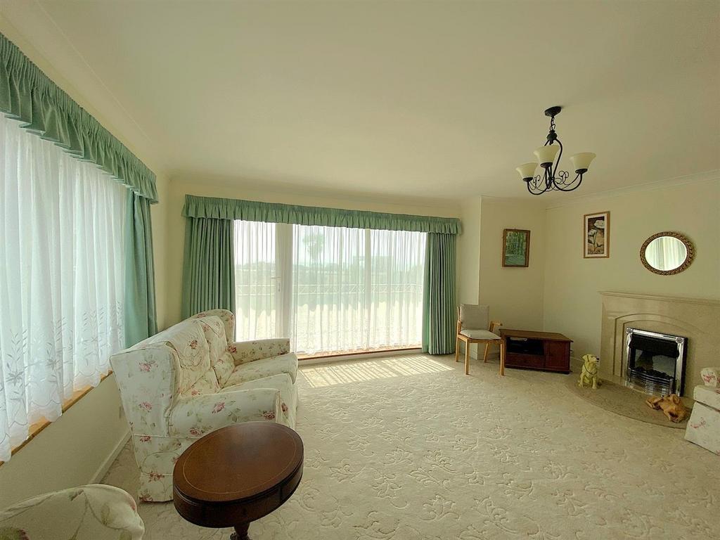 5 Grenada - Lounge2.jpg