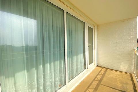 2 bedroom flat for sale, West Parade, Bexhill-On-Sea