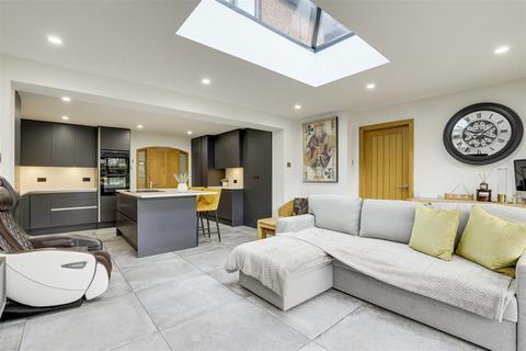 4 bedroom detached house for sale, Cheriton Drive, Ilkeston DE7
