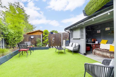 4 bedroom detached house for sale, Cheriton Drive, Ilkeston DE7