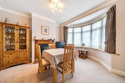 3 bedroom house for sale, Parkside Avenue, Romford RM1