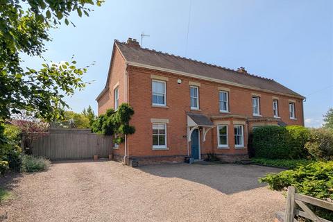 undefined, HOLLY GREEN, NR UPTON UPON SEVERN