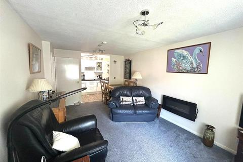 undefined, Dove Close, Chatham