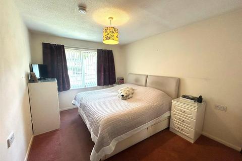 undefined, Dove Close, Chatham