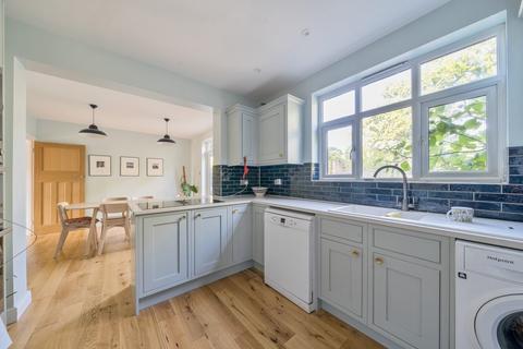 3 bedroom flat for sale, The Knoll, Kent, BR3