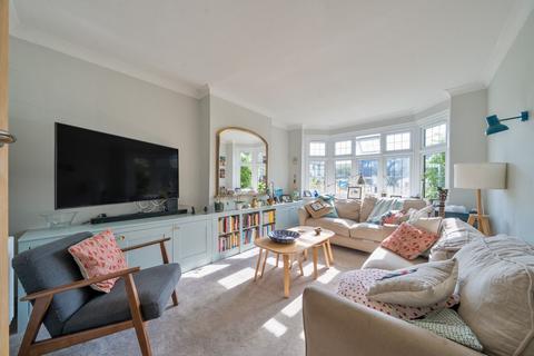 3 bedroom flat for sale, The Knoll, Kent, BR3
