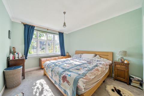 72 The Knoll, Beckenham, BR3 5JW
