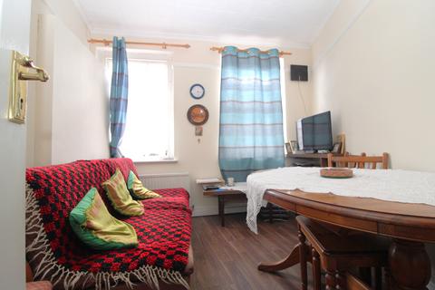 9 Central Parade, London, W3 8HL