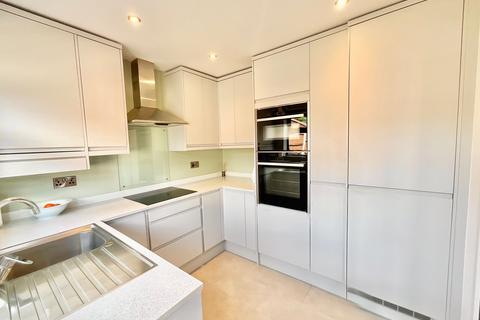 10 Hardy Close, Cheadle, Stoke-on-trent, ST10 1XQ