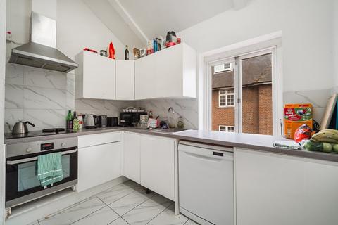 4 bedroom flat to rent, Finchley Road, London NW3