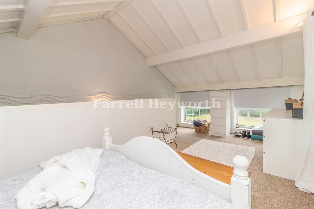 Bedroom 1 image 2