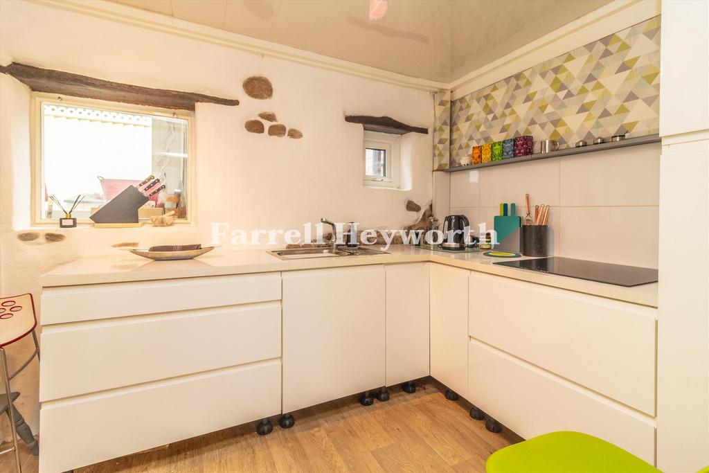 Kitchen image 3