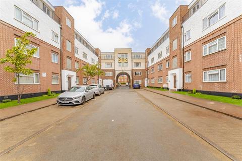 3 bedroom property for sale, Lady Margaret Road, Southall UB1