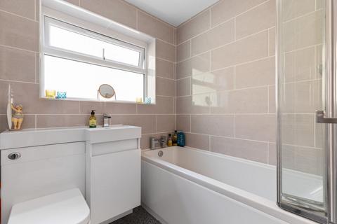 62 Templeside, Temple Ewell, Dover, CT16 3AY