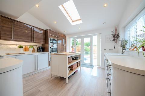 22 Handley Close, Ryton On Dunsmore, Coventry, CV8 3FG
