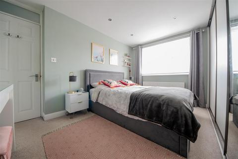 22 Handley Close, Ryton On Dunsmore, Coventry, CV8 3FG