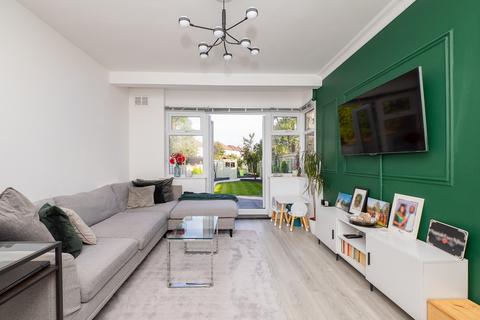 42 Rosebery Close, Morden, SM4 4NR