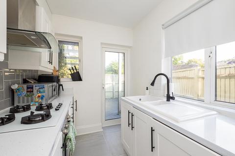 42 Rosebery Close, Morden, SM4 4NR