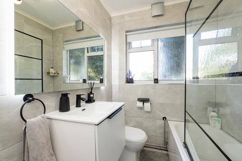 42 Rosebery Close, Morden, SM4 4NR