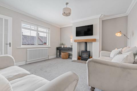 6 Lindwell Grove, Greetland, Halifax, HX4 8AT