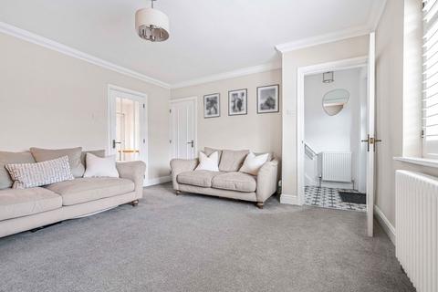 6 Lindwell Grove, Greetland, Halifax, HX4 8AT