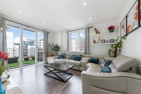 3 bedroom apartment for sale, Boyd Building, Hudson Way, London E16