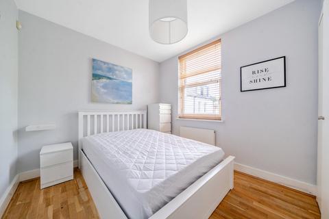 2 bedroom flat to rent, Reynolds Road, London, W4