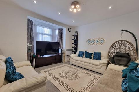 4 bedroom terraced house for sale, Glenny Road, Barking