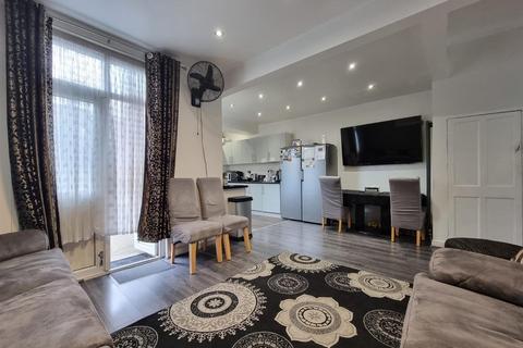 4 bedroom terraced house for sale, Glenny Road, Barking