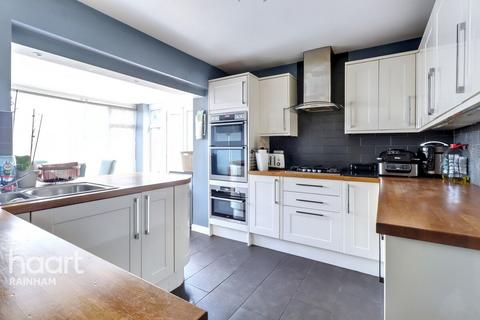Morgan Way, Rainham, RM13 9JT