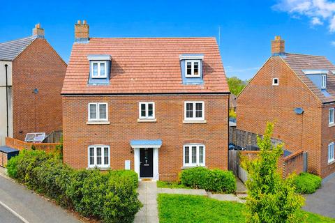 5 bedroom detached house for sale, Shearwater Road, Hemel Hempstead HP3