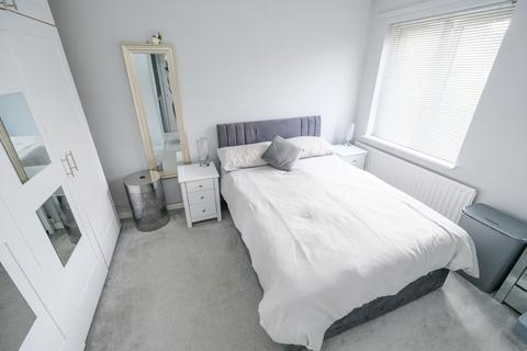8 Larkspur Close, Orpington, BR6 9TH