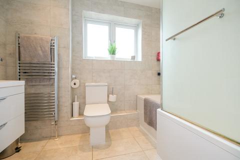 8 Larkspur Close, Orpington, BR6 9TH